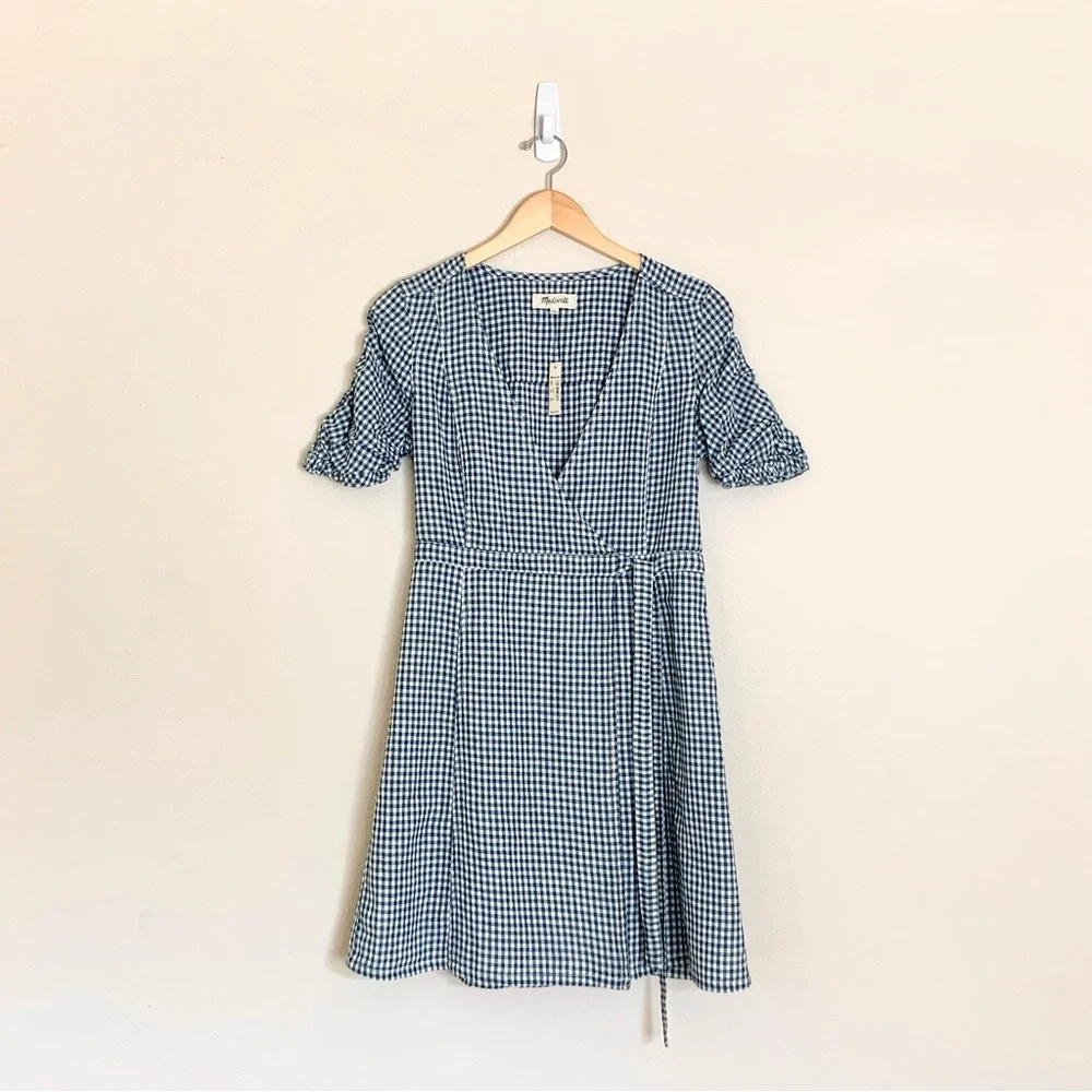 Madewell | Gingham Shirred-Sleeve Wrap Dress - Picture 2 of 8